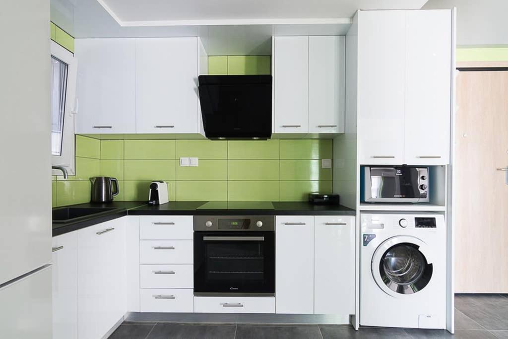Bright&Sunny top floor 2 bedroom apartment Athene Buitenkant foto